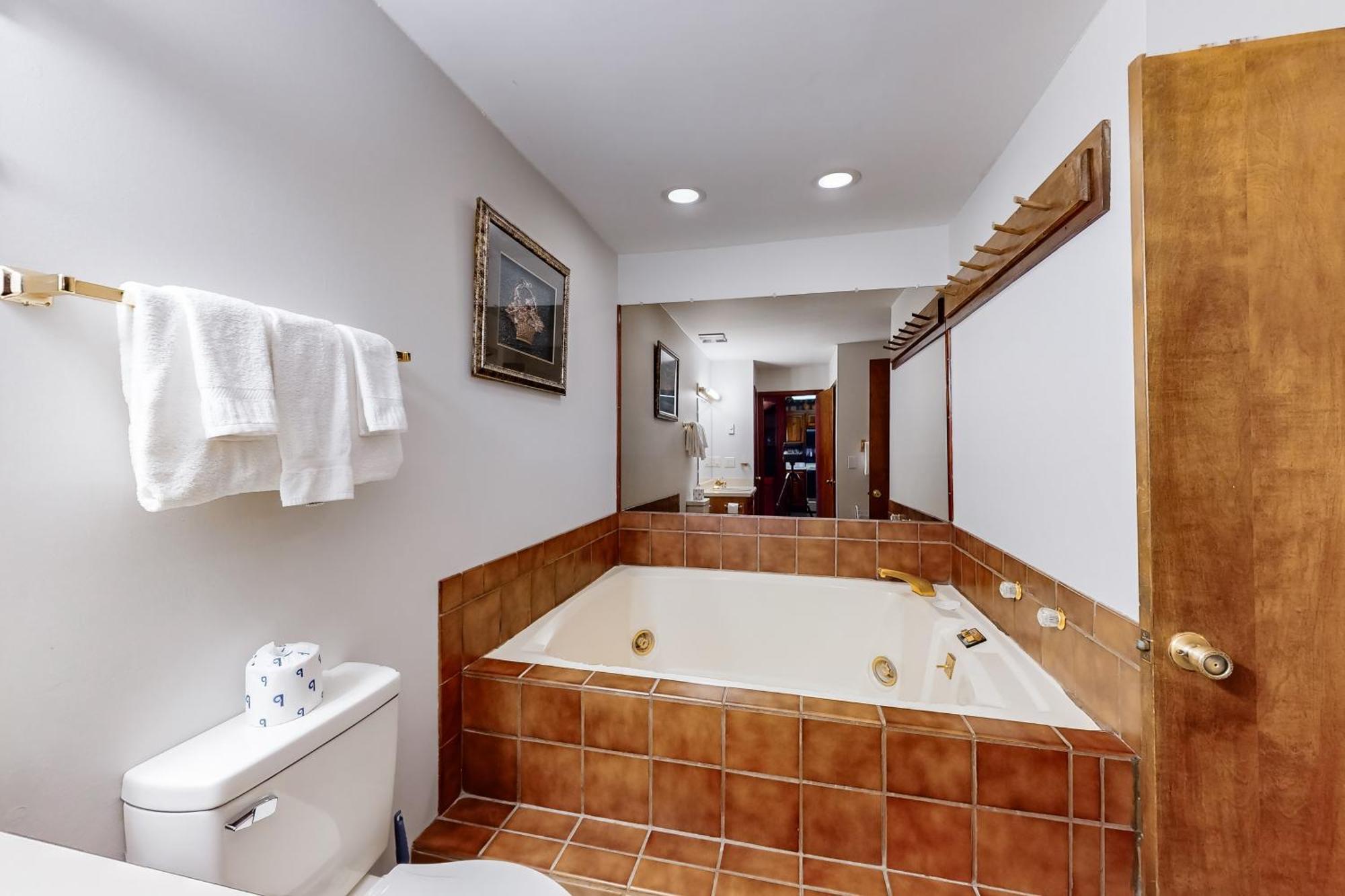 Crest 200f Apartment